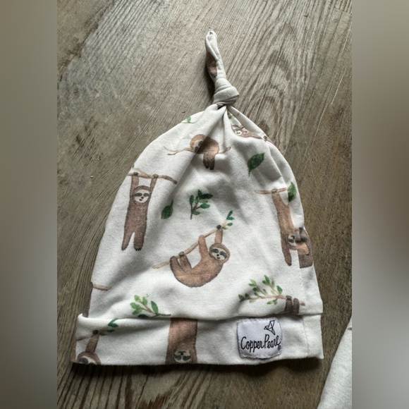 Sloth Multi Use Baby Car Seat and Nursing Cover Sweet Jojo Design Hat - Picture 2 of 4